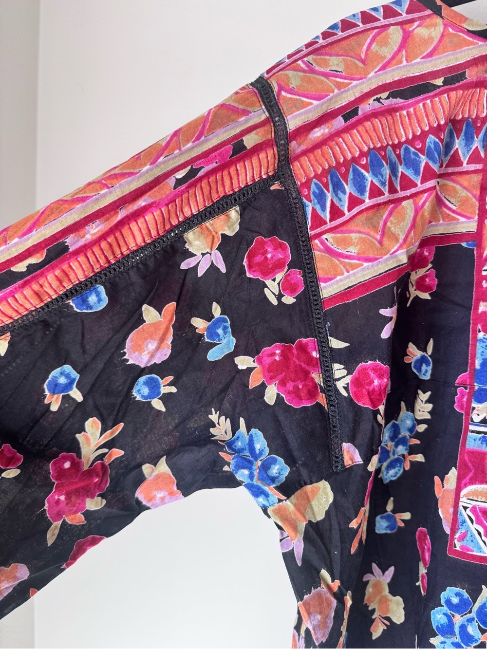 Nostalgia Black high low %100 cotton Top Multicolor Floral & black embroidery - Picture 8 of 14